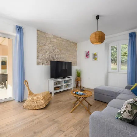 Apartment 2 Bedroom Awesome In Labin *