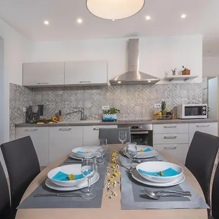 2 Bedroom Awesome In Labin Labin (Istria)