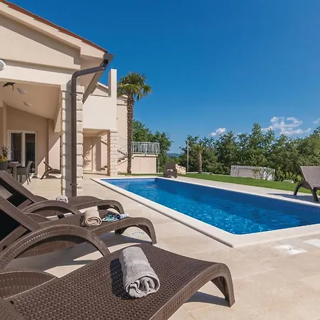 2 Bedroom Awesome In Labin *