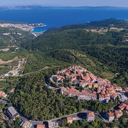 2 Bedroom Awesome In Labin Labin (Istria)