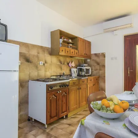 2 Bedroom Awesome In Labin Apartment Labin (Istria)