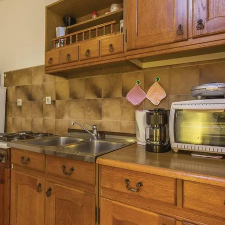 2 Bedroom Awesome In Labin Apartment *