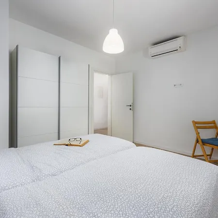 2 Bedroom Awesome In Apartman