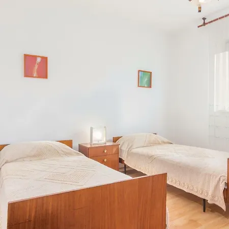 2 Bedroom Awesome In * Labin