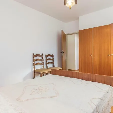 Apartman 2 Bedroom Awesome In *